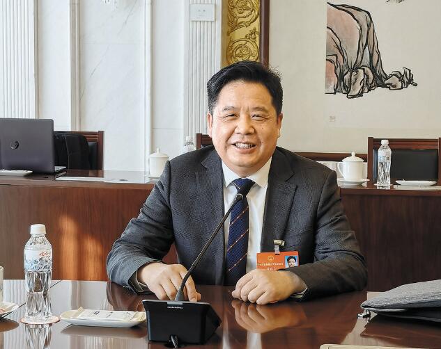 加快能源技術創新 促進成果轉化——訪全國人大代表、中國科學院寧波材料技術與工程研究所所長黃政仁
