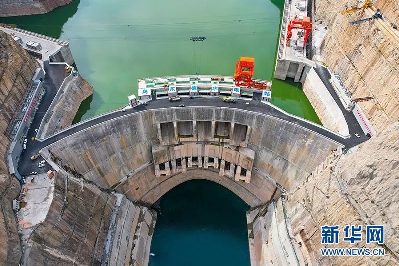 國家能源局章建華：加快推進能源轉型，大力發展風電和太陽能發電！