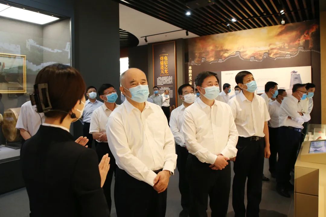 周國平會見中國電信集團黨組書記、董事長柯瑞文