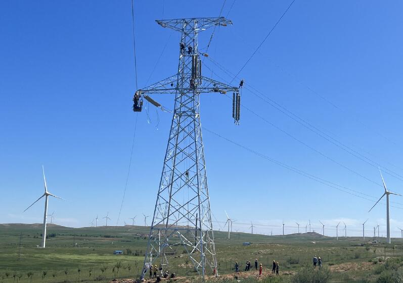 220千伏海春線、中海油化德風電場35千伏集電線路順利改造完成