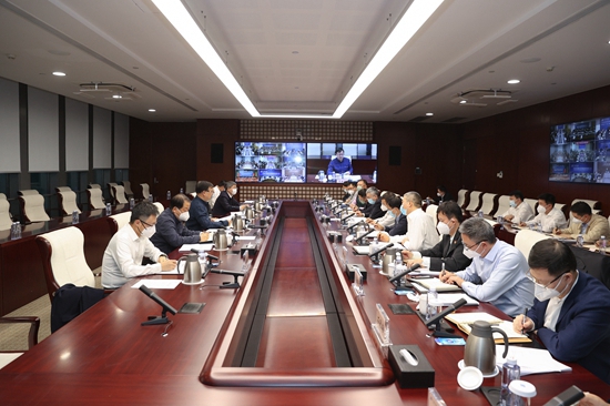 鄧建玲出席集團公司新能源發展座談會