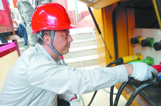 楊忠：善總結優服務，讓客戶用好電