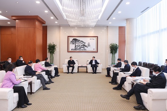 溫樞剛鄧建玲會見鄂爾多斯市委書記李理、市長杜匯良