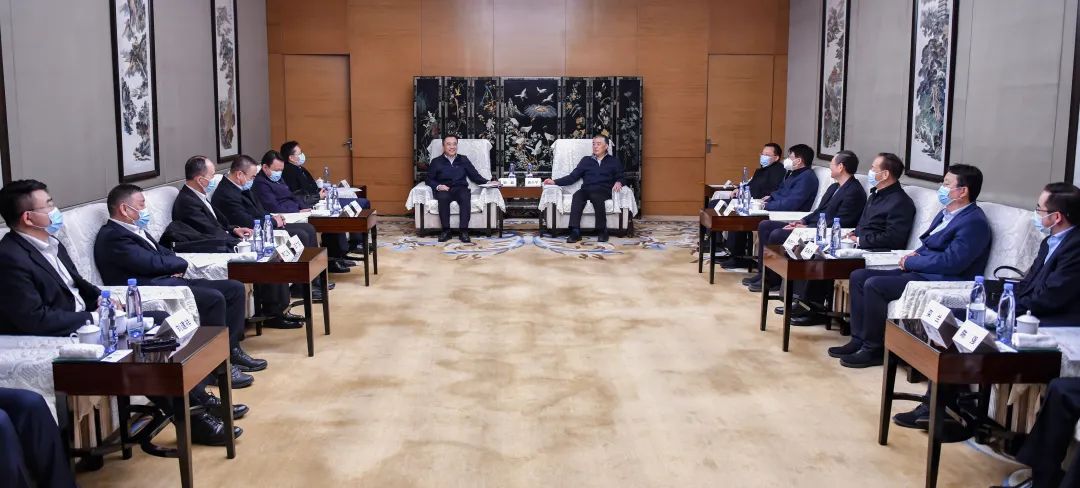 大唐集團黨組書記、董事長鄒磊與陜投集團董事長袁小寧、總經理趙軍會談