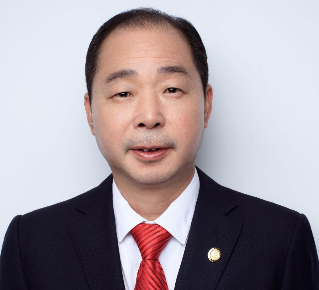 全國人大代表、德力西集團董事局主席胡成中： 建議在溫州創建“金融改革示范區”
