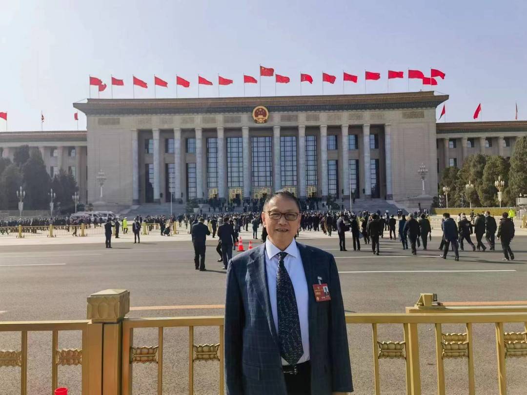 【兩會好聲音】全國政協委員何文輝：推廣新能源汽車換電模式，加速高質量發展