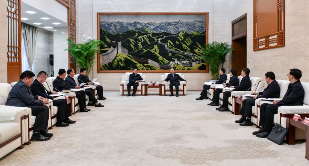 大唐集團黨組書記、董事長鄒磊與青海省海南州委書記呂剛、州長尕瑪朋措會談
