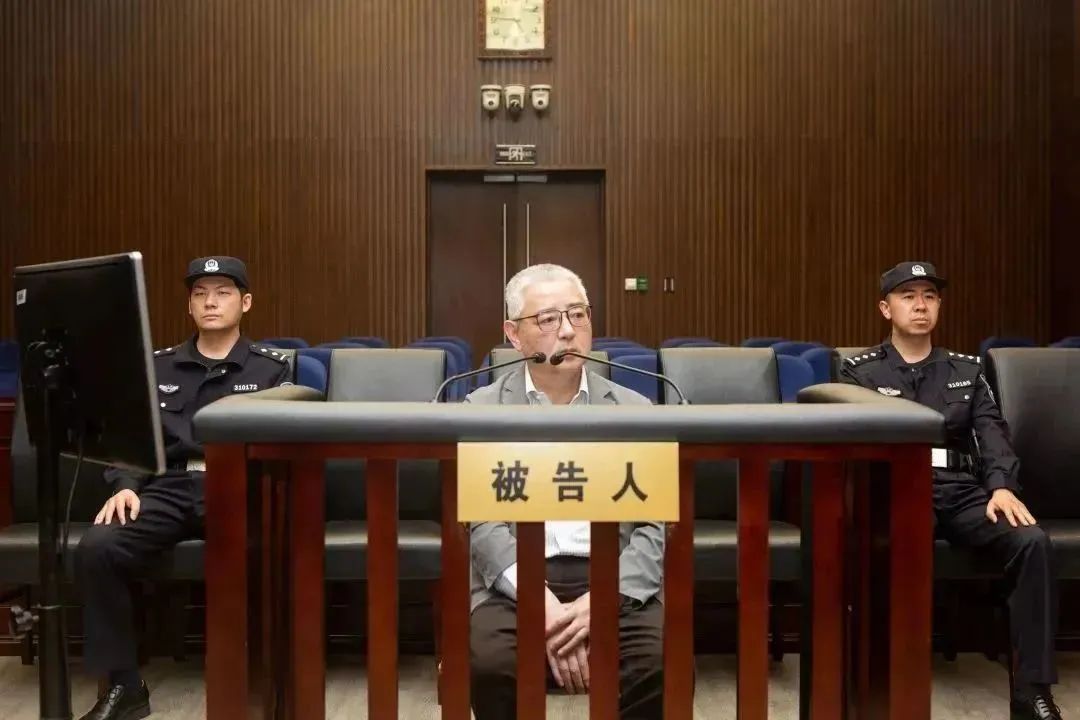 被控受賄1.56億，原上海電氣集團股份有限公司總裁、董事長鄭建華受審