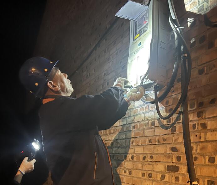 豐鎮供電公司開展查處安全隱患、保障供用電質量專項用電檢查行動