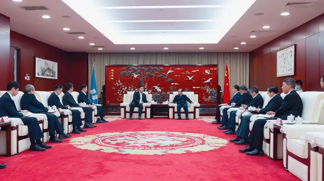 華電集團黨組書記、董事長江毅會見海博思創董事長、總經理張劍輝