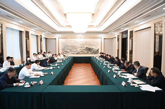 華能集團溫樞剛、鄧建玲拜會遼寧省委書記郝鵬