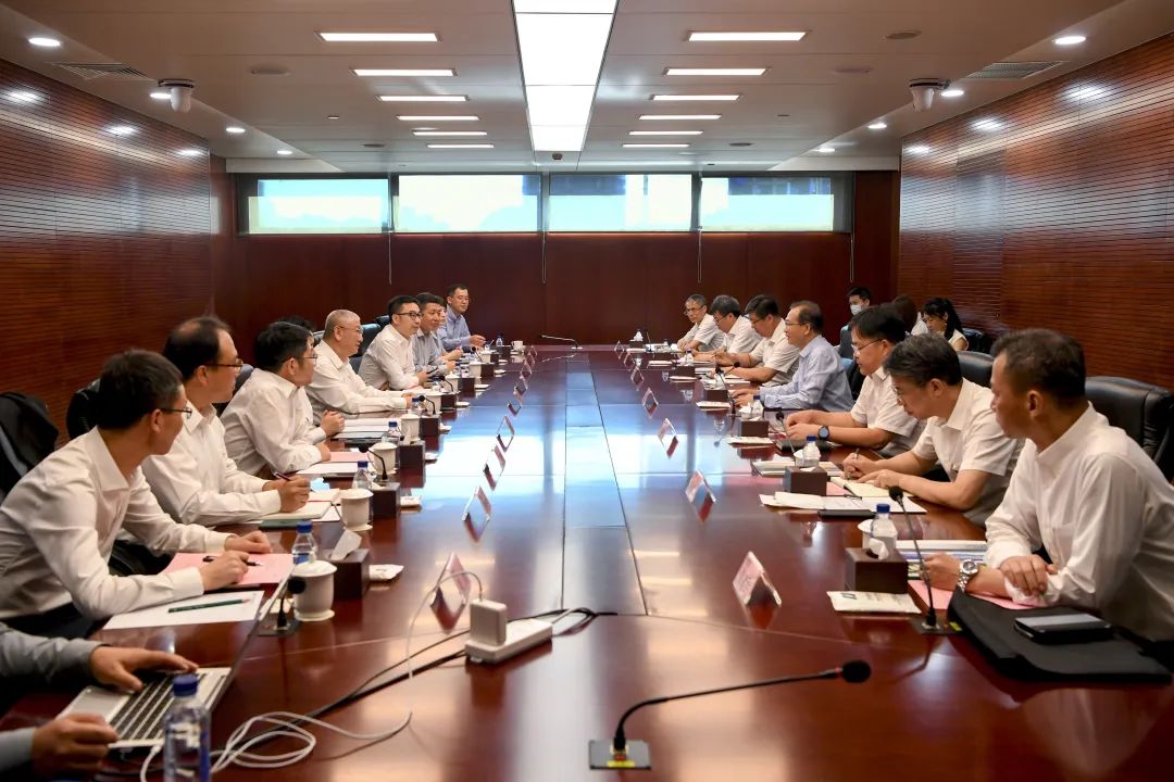 華電集團黨組書記、董事長江毅會見隆基綠能總裁李振國