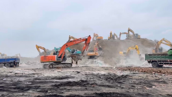 【防汛救災 央企行動】爭分奪秒加固堤壩，中建集團馳援天津防汛抗洪一線