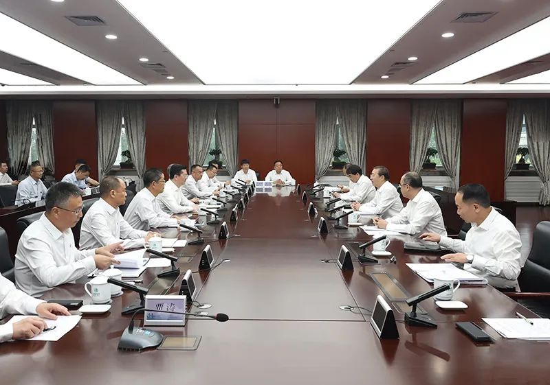 國家電網董事長、黨組書記辛保安赴國網新疆電力調研