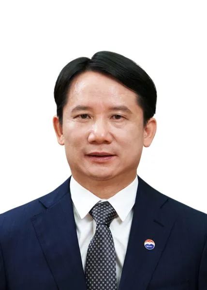 曾任貴州省能源局黨組書記、局長 丁雄軍當選中國貴州茅臺酒廠(集團)黨委書記
