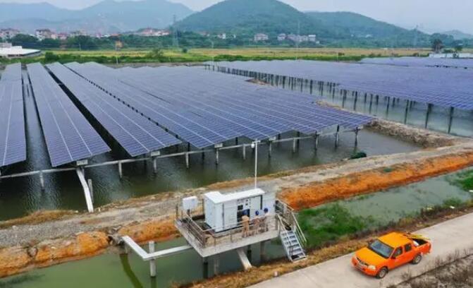 國網福州供電公司義務巡查設備 確?！皾O光一體”正常運行