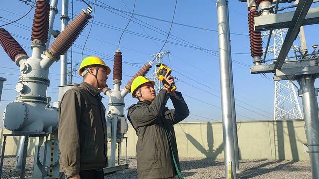 國網孟津供電公司：逆行迎戰寒潮 全力保暖保供