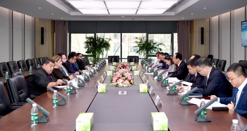 中國電建黨委書記、董事長丁焰章同洪都拉斯國會主席雷東多舉行會談