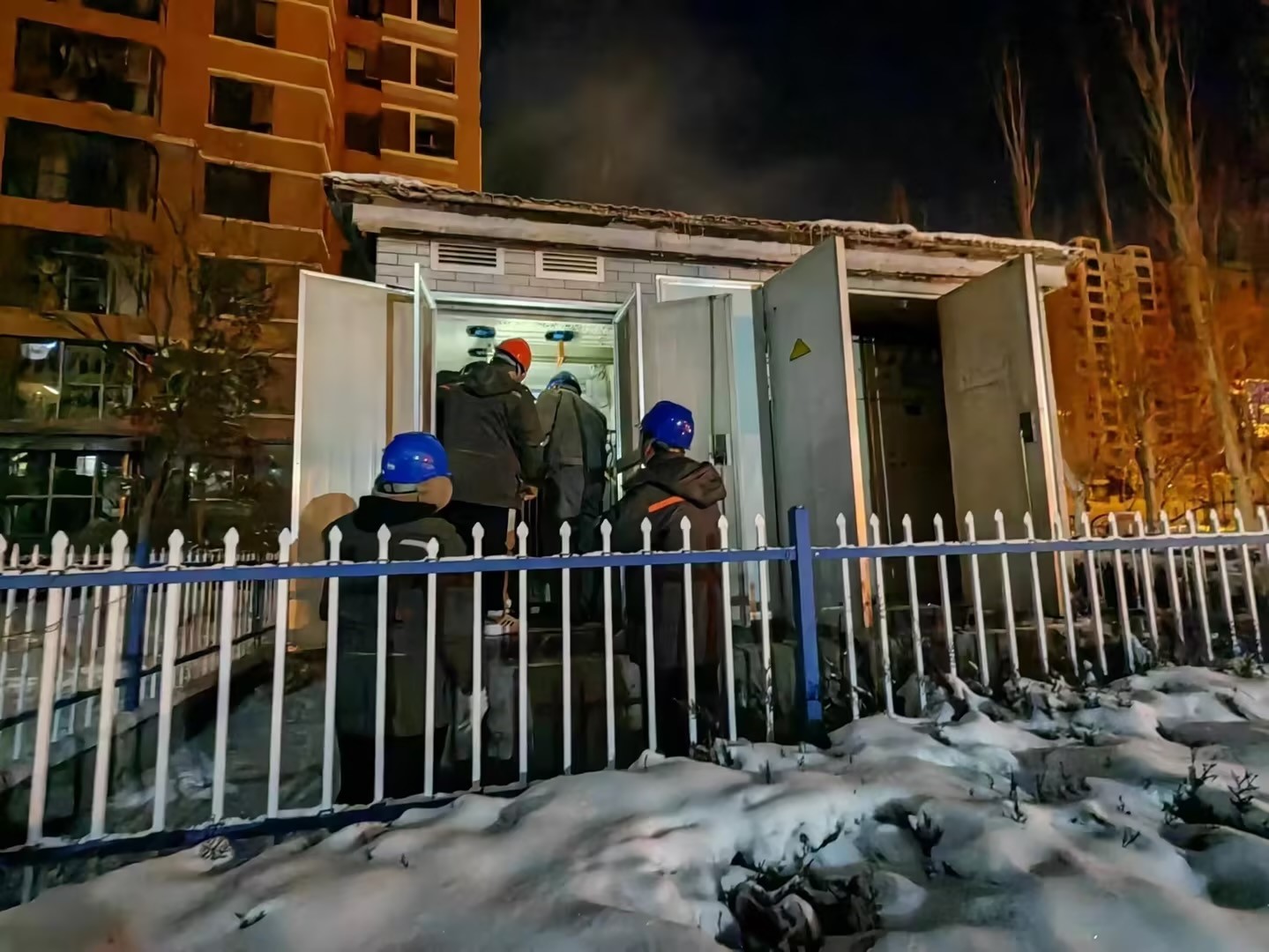 風雪來襲入冬寒，電力搶修送溫暖