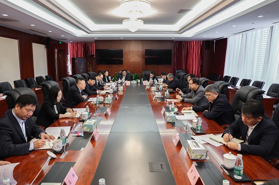 華能集團總經理、黨組副書記鄧建玲拜訪中國進出口銀行黨委副書記、行長任生俊