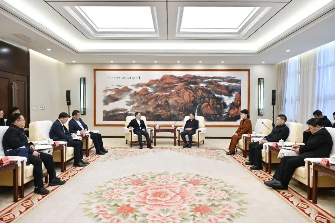 中國大唐集團有限公司董事長鄒磊拜會內蒙古自治區黨委書記孫紹騁、自治區主席王莉霞