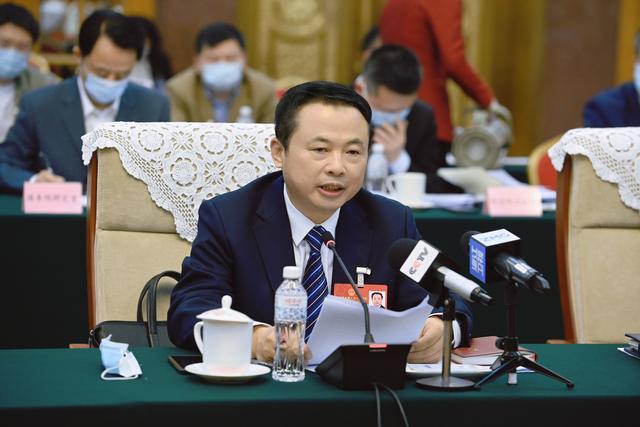 【兩會(huì )好聲音】全國人大代表、天能控股董事長(cháng)張天任：推動(dòng)《可再生能源法》修訂，保障國家