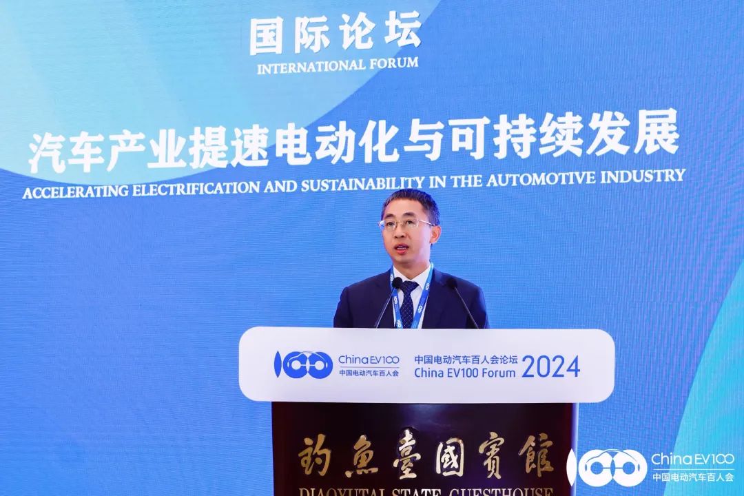 華為侯金龍：加速以超快充為主的充電基礎設施建設，提升用戶體驗，促進電動汽車消費與普及