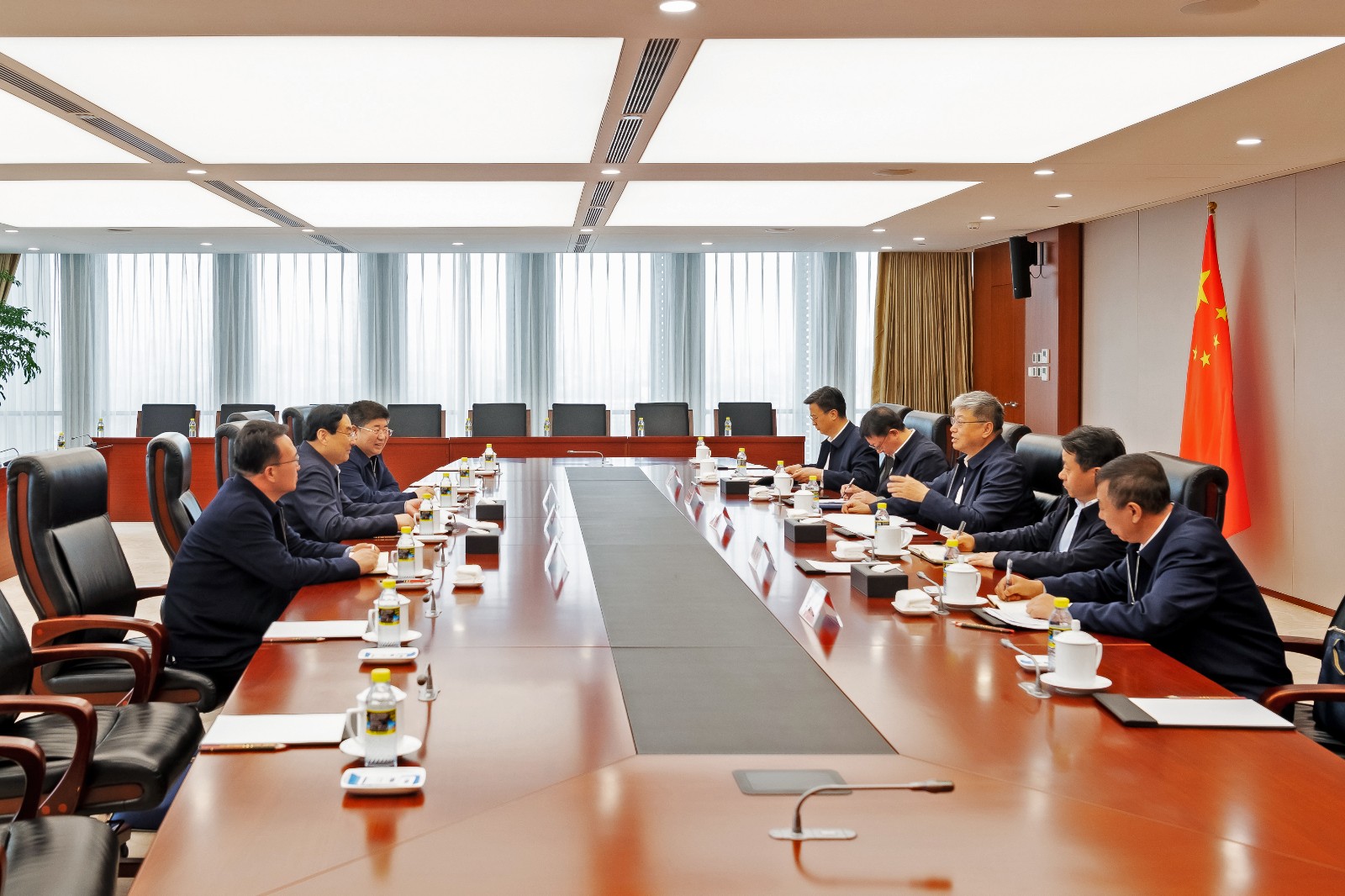國家能源集團黨組書記、董事長劉國躍會見陜西省政協副主席、榆林市委書記張曉光