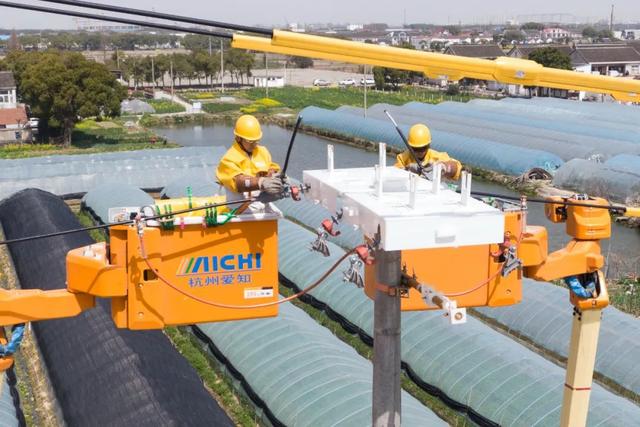 “零感知”帶電作業，農村電網持續改造升級