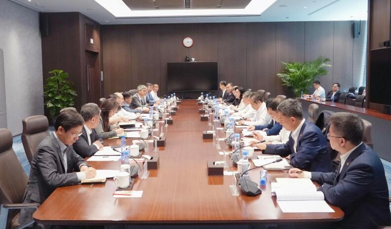 中國能建黨委書記、董事長宋海良與中信集團黨委書記、董事長奚國華會談