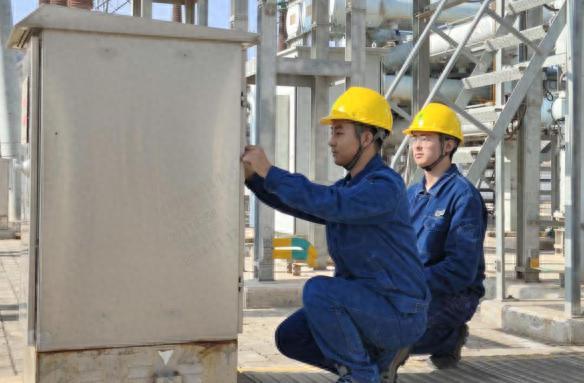 國網(wǎng)慶陽(yáng)供電公司完成110千伏楊旗變電站保信子站安裝