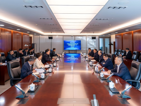 華電集團副總經(jīng)理吳敬凱會(huì )見(jiàn)中國電建黨委常委、副總經(jīng)理徐鵬程