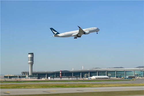 香港國際機場(chǎng)三跑道系統正式啟用