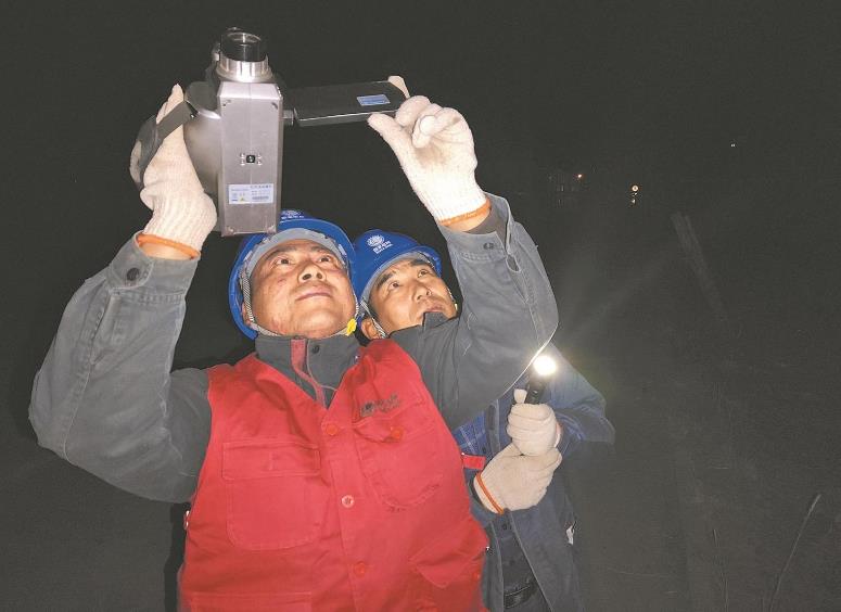 青海貴南縣：零下15攝氏度，冬夜巡檢保供電