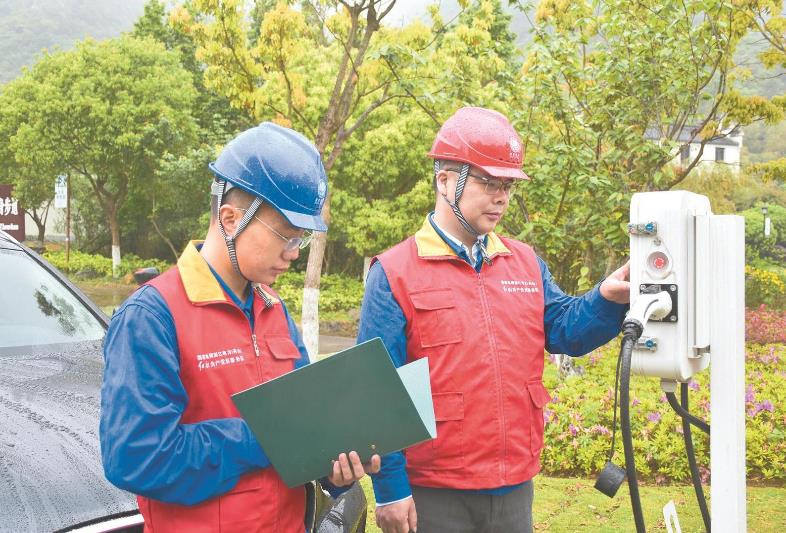 陳鳴：“空心村”變“開(kāi)心村”，供電服務(wù)總相伴