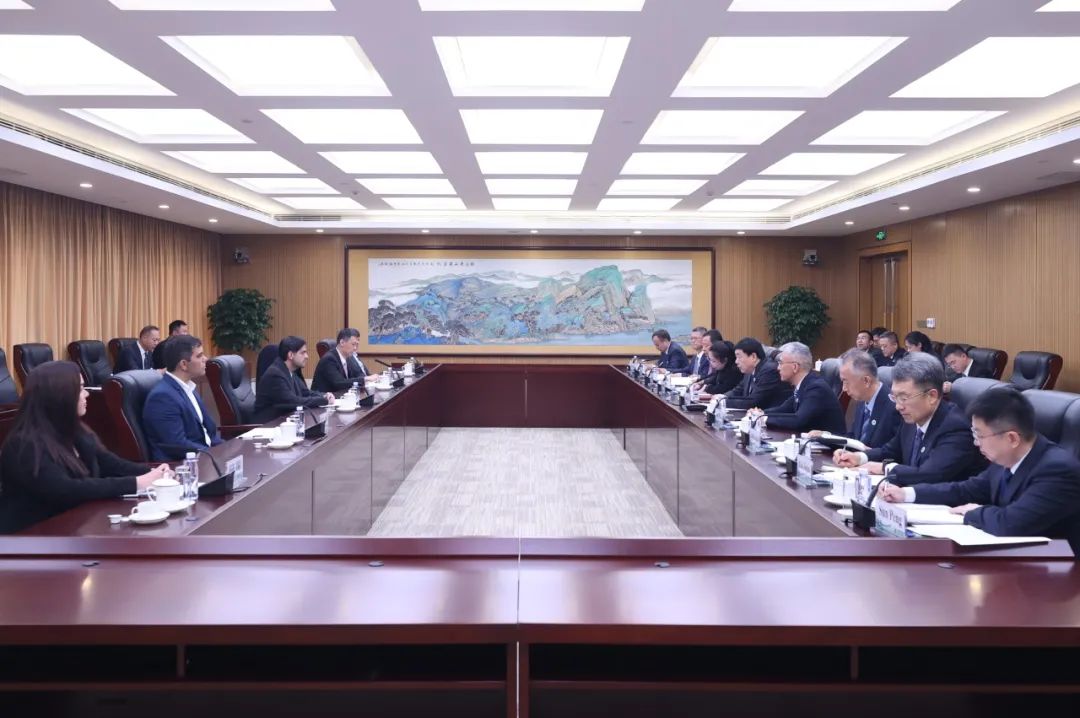 國家電網(wǎng)公司董事長(cháng)張智剛董事長(cháng)會(huì )見(jiàn)巴西能源研究院總裁蒂亞戈