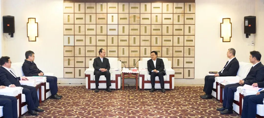 中國電建黨委書(shū)記、董事長(cháng)丁焰章拜會(huì )海南省委書(shū)記馮飛