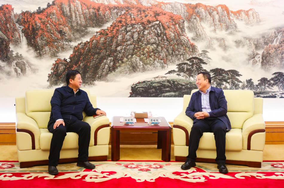 大唐甘肅公司黨委書(shū)記、董事長(cháng)王建偉與甘肅電投集團黨委書(shū)記、董事長(cháng)蒲培文會(huì )談