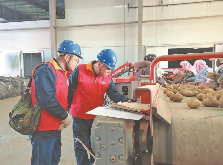 甘肅省古浪縣：及時(shí)響應企業(yè)求助 排除廠(chǎng)區用電故障