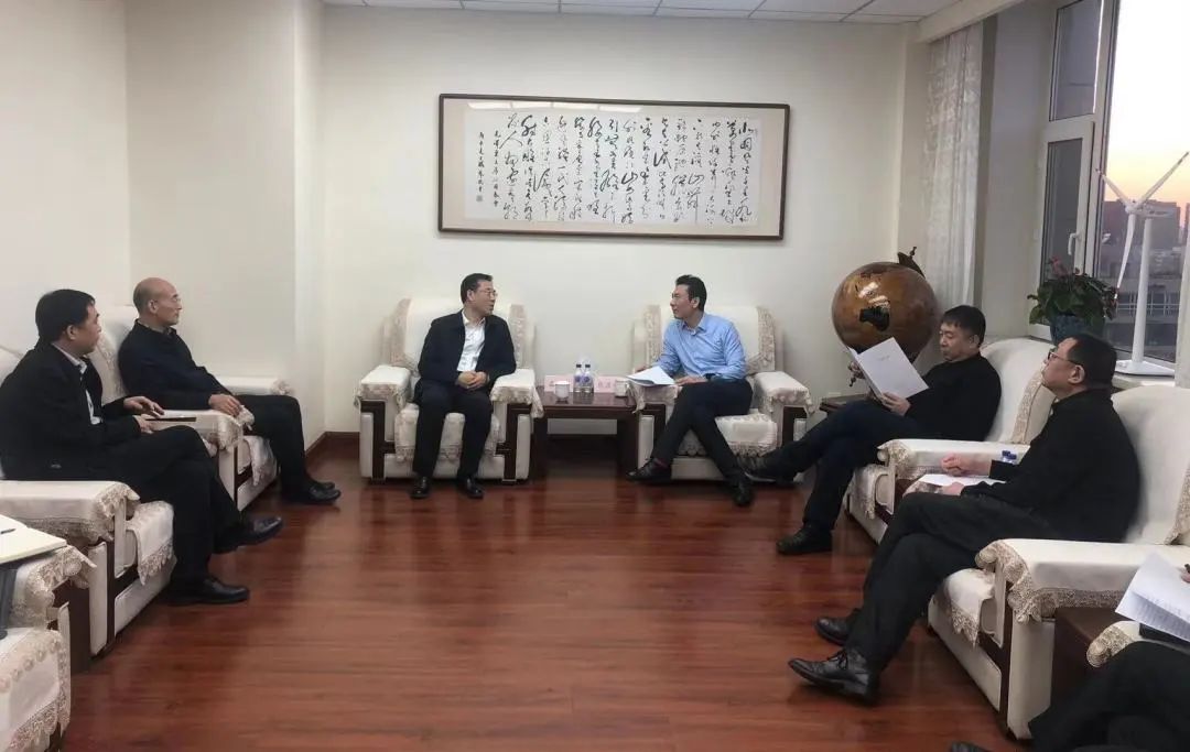 華電吉林公司黨委書(shū)記孫毅、黨委副書(shū)記鄭成杰拜會(huì )吉林省能源局黨組書(shū)記、局長(cháng)趙彥峰