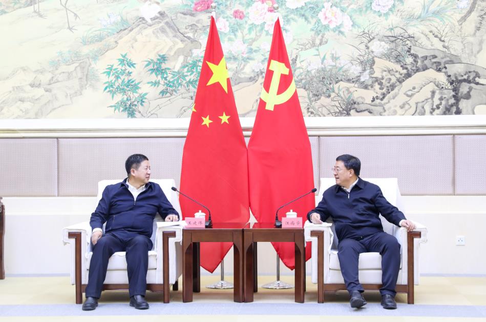 王建偉拜會(huì )定西市委書(shū)記汪尚學(xué)