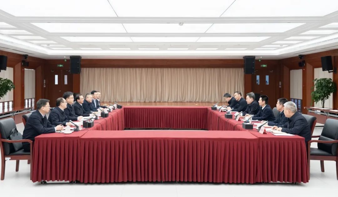 華電集團江毅、葉向東拜會(huì )國家能源局黨組書(shū)記、局長(cháng)王宏志