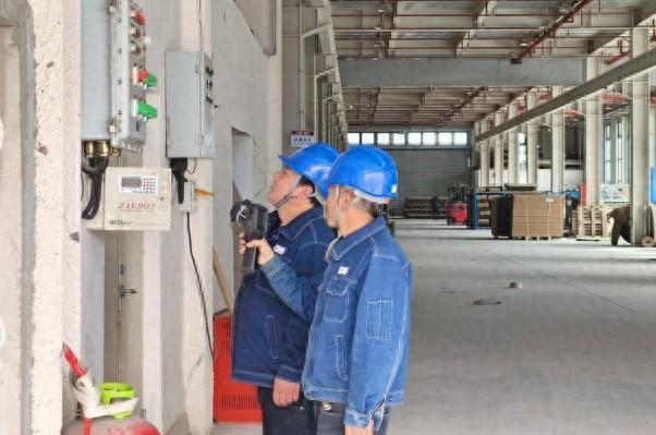 國網(wǎng)東鄉縣供電公司優(yōu)化電力服務(wù) 賦能企業(yè)發(fā)展