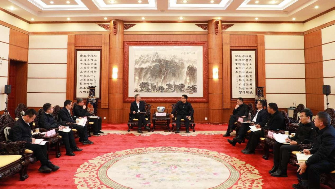 華能瀾滄江公司總經(jīng)理李健平拜會(huì )大理州州長(cháng)陳真永并主持召開(kāi)大理新能源項目推進(jìn)會(huì )